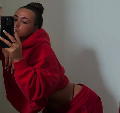 Olivia Alex naked pornstar pic