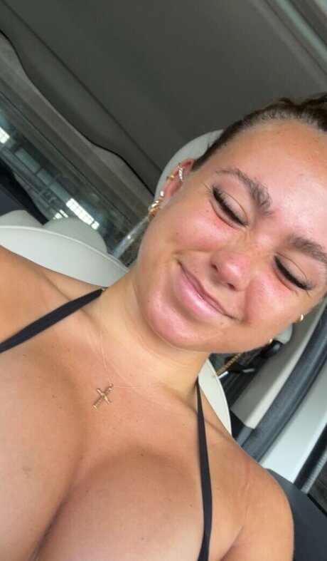 Olivia Alex erotic model photo