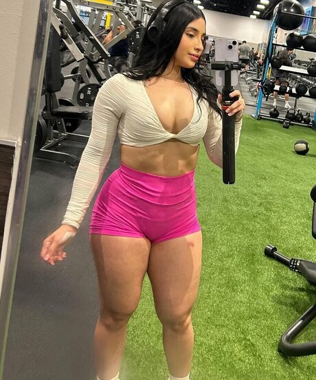 Karen Cantu hot star image