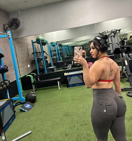 Karen Cantu art model image