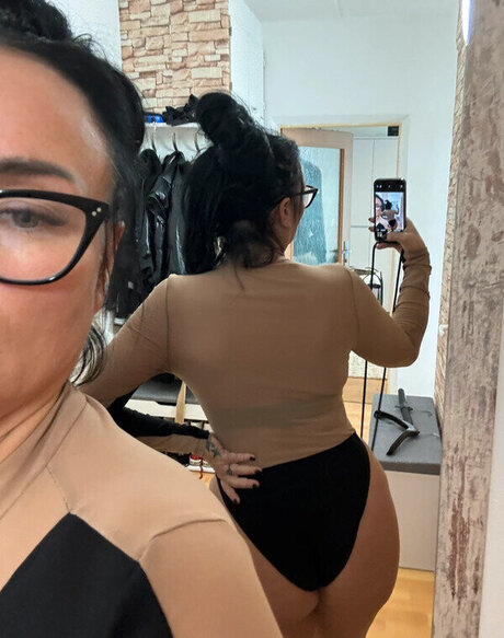 black curvy onlyfans porn pic