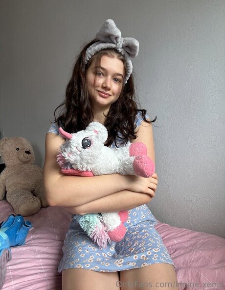 Mal Hol i ka model pretty pic