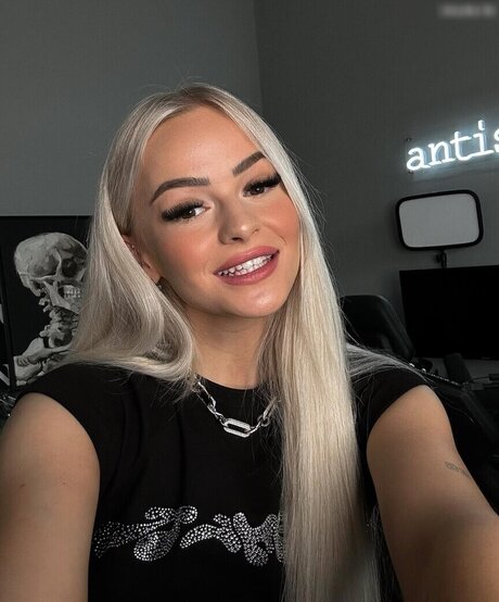 teen nude onlyfans naked picture