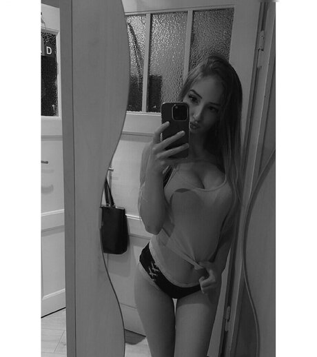 small onlyfans sexy nude picture