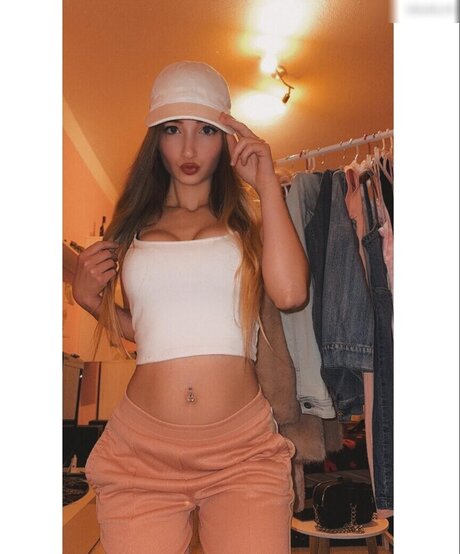 Nicki Anna top star photo