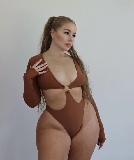 Emma Christina model nudes archive