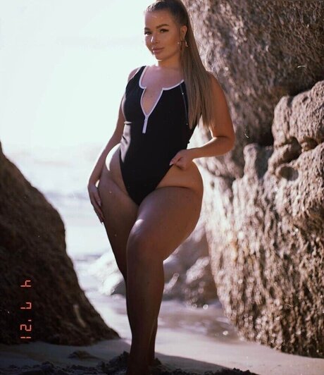 Emma Christina art star archive