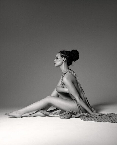 Lizzie Whistle pornstar adult images