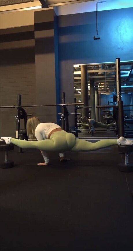 Itsmisabell art model pics