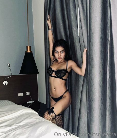 itsmearra adult model photo