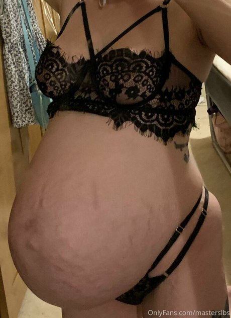 lesbian feet onlyfans naked photos