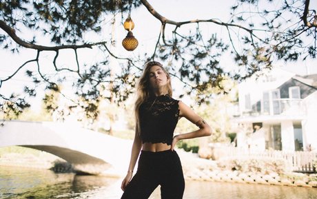 Camila Morrone model pornographic images