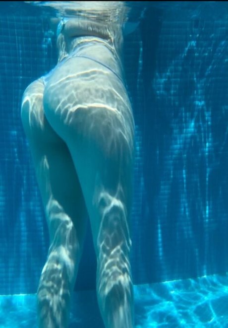 Allycxt perfect model img