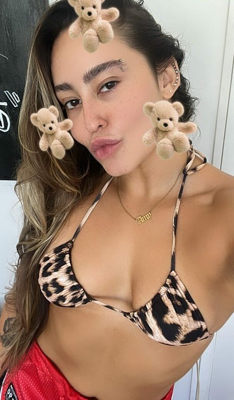 Amy Reis star naked photos