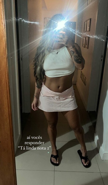 Amy Reis hot actress images