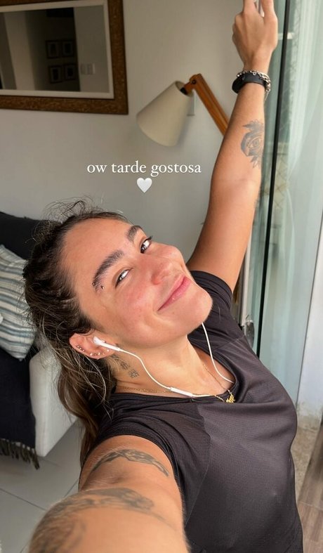 Amy Reis model sexy images