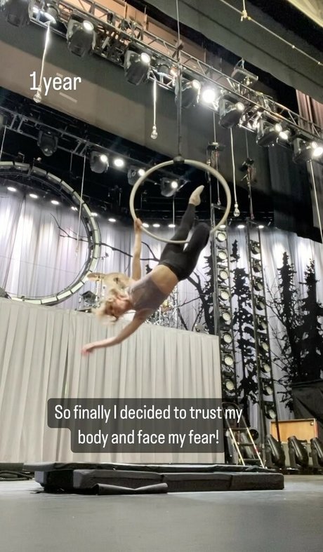 Lindsey Stirling model pornographic picture