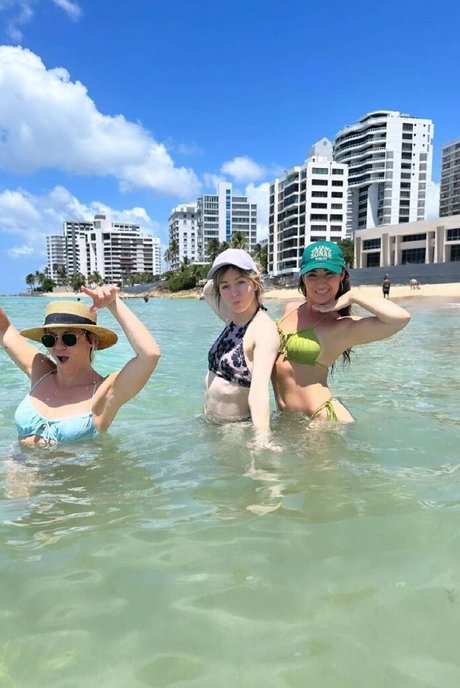 Lindsey Stirling pornstar pretty gallery