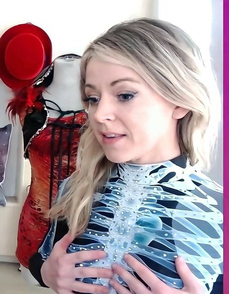 Lindsey Stirling beautiful actress photo