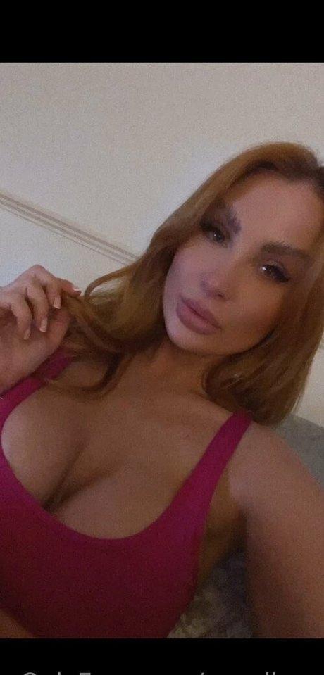 xxxelle x perfect model photos