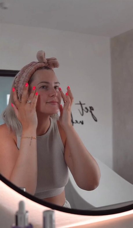 amateur wife onlyfans best picture