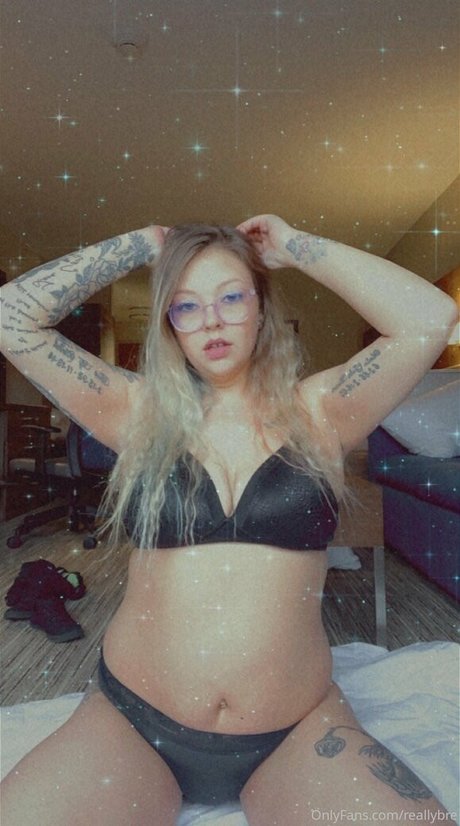 reallybre hot model image