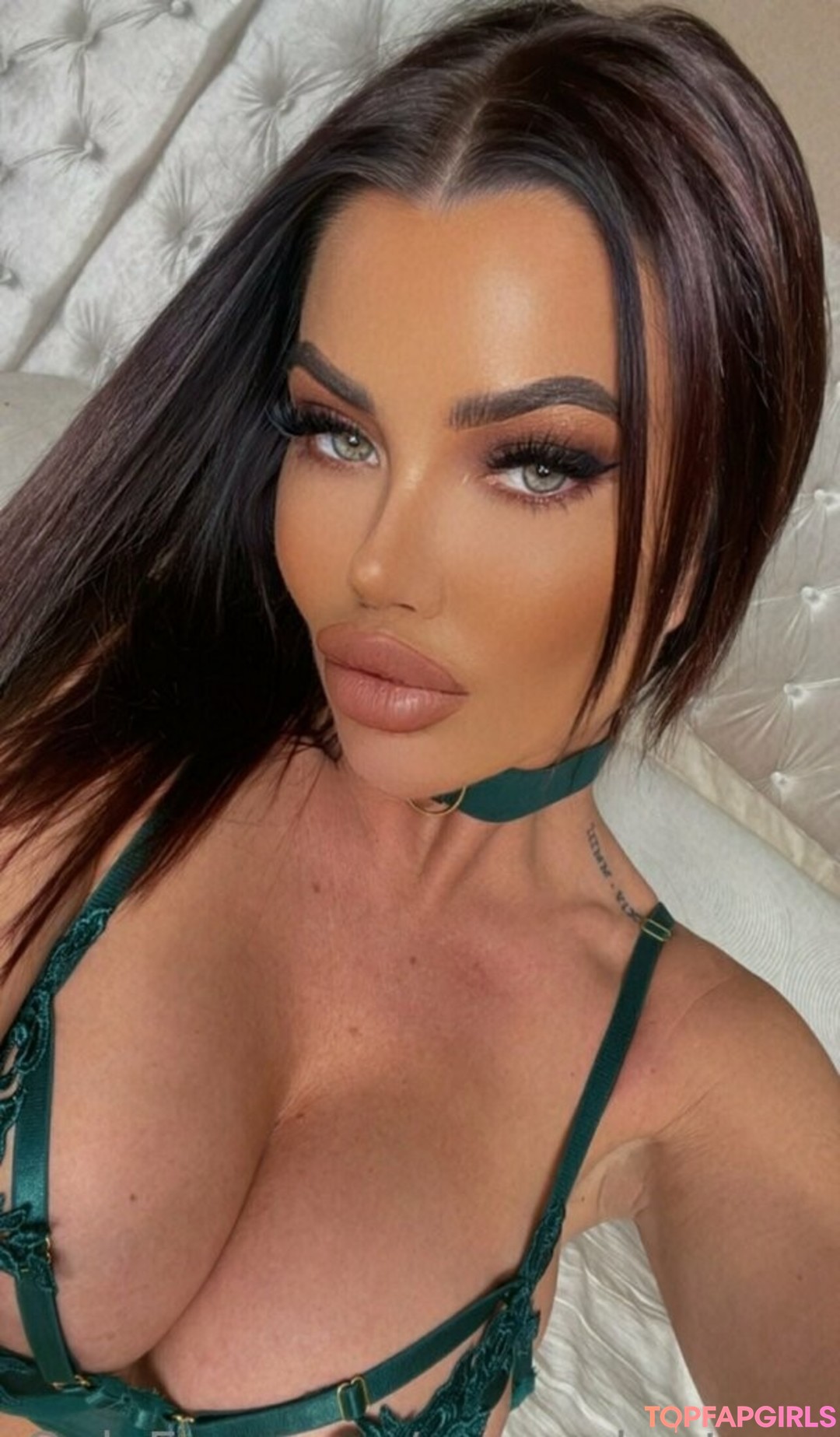 Savanah Storm pornographic actress gallery