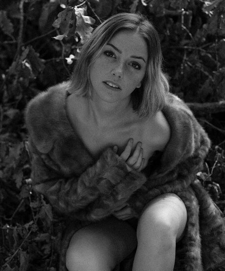 Shauna Dewit xxx model pic