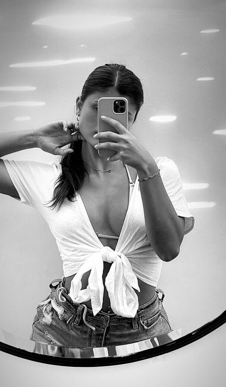 livefitelle porn actress pics