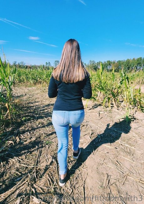 fitmomwith3 erotic model photo