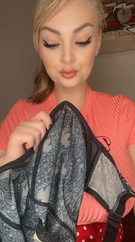 mickybellsfree model perfect img