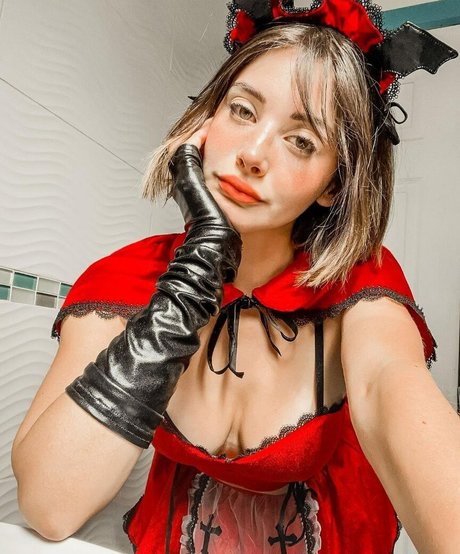 blowjob brunette onlyfans top pictures