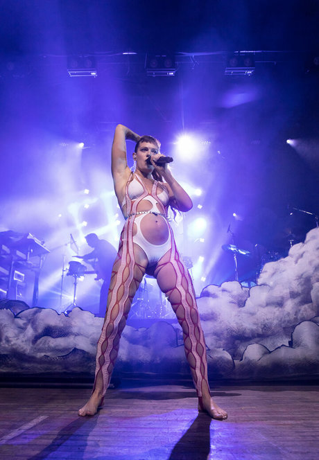 Tove Lo pornographic model gallery