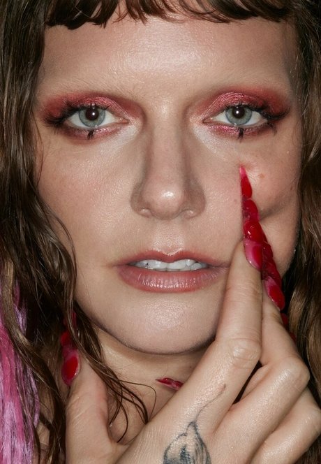 Tove Lo Best Profile Photo
