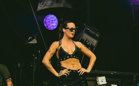 blonde tits onlyfans art xxx gallery