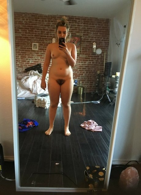 Chloe Fineman naked actress images