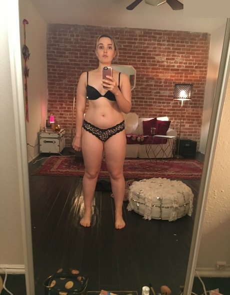 Chloe Fineman pornstar perfect gallery