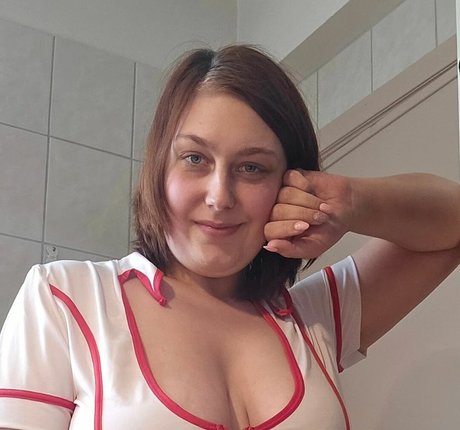 Bustyolive star naked pic