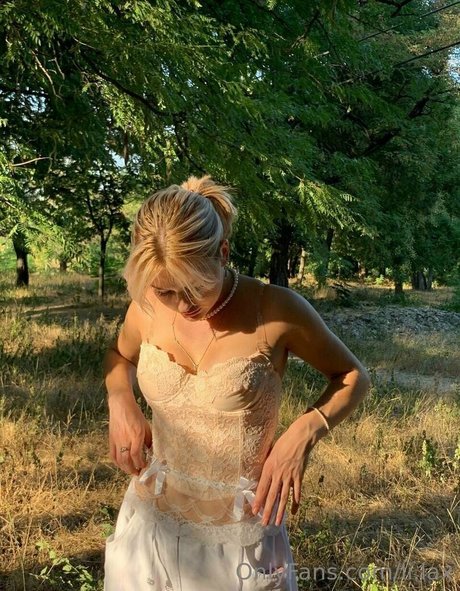 lilaxshy naked pornstar photo