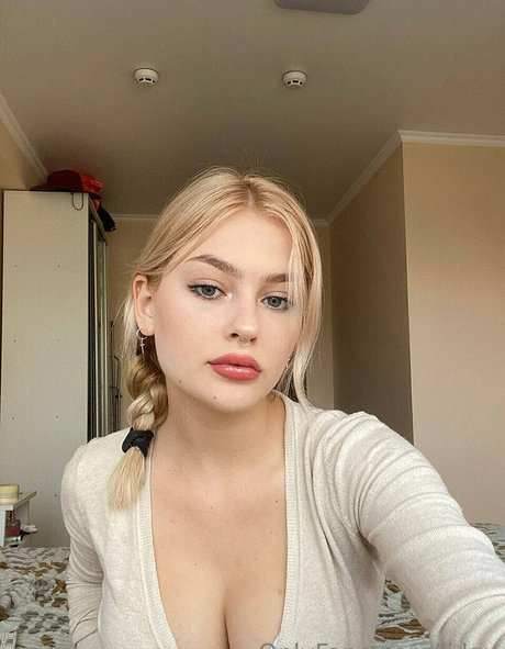 lilaxshy star hot pic