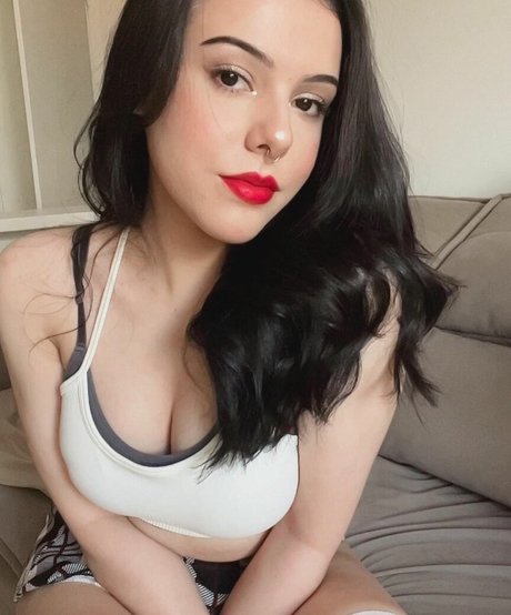 EmilyIsRedCoat naked star pic