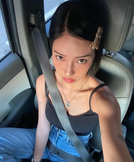 Jeon Jisu star nude images