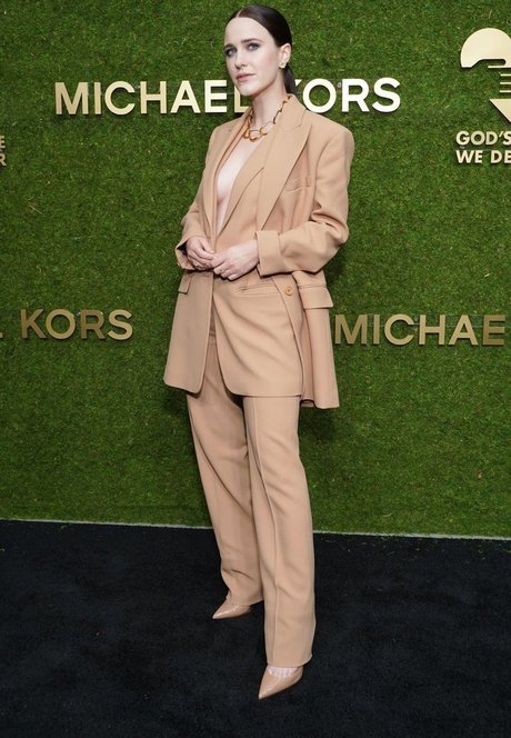 Rachel Brosnahan star naked images