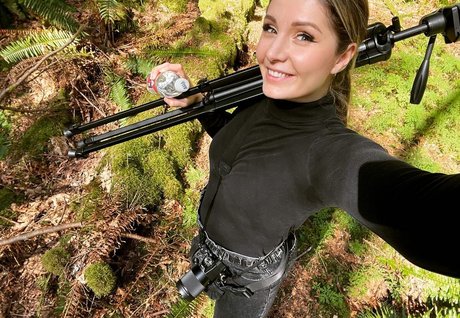 Lauren Southern best star pics