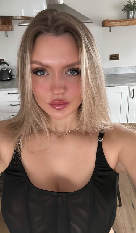 MillieT25 model beautiful photos