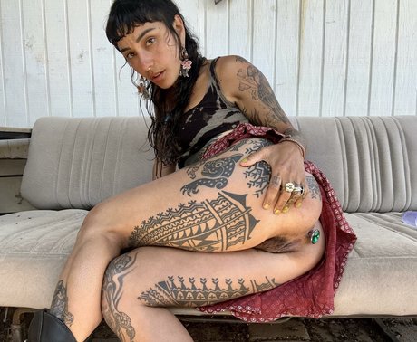 DarkSlugSlurper naked pornstar pics