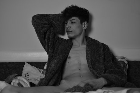 Leon Horvath star free gallery