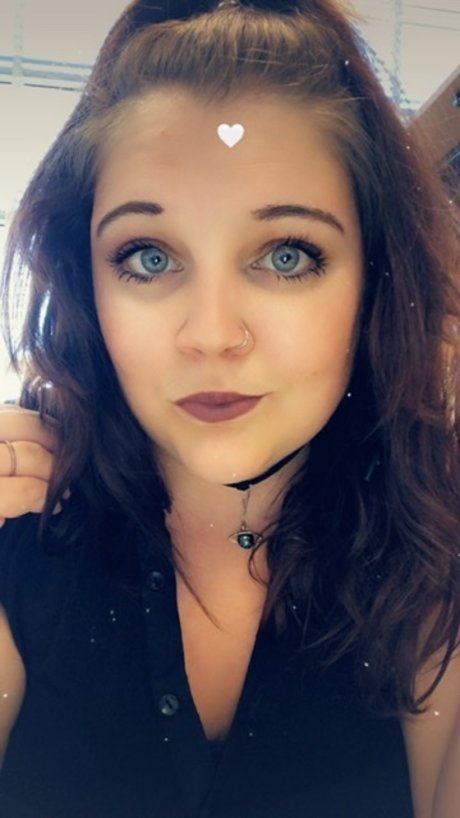 Layla Amar_ perfect star image