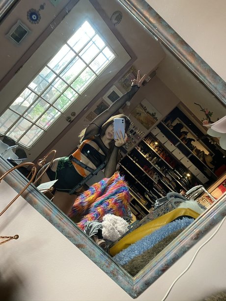 Lily Luck perfect star photo