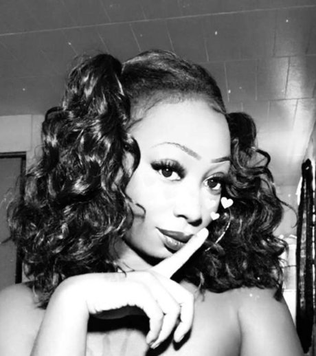 Spell free model pics